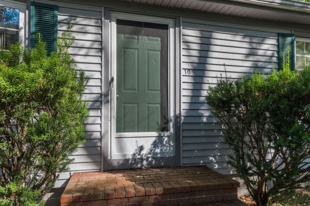 10 Howe Street, Rochester, NH 03867