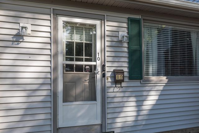 10 Howe Street, Rochester, NH 03867