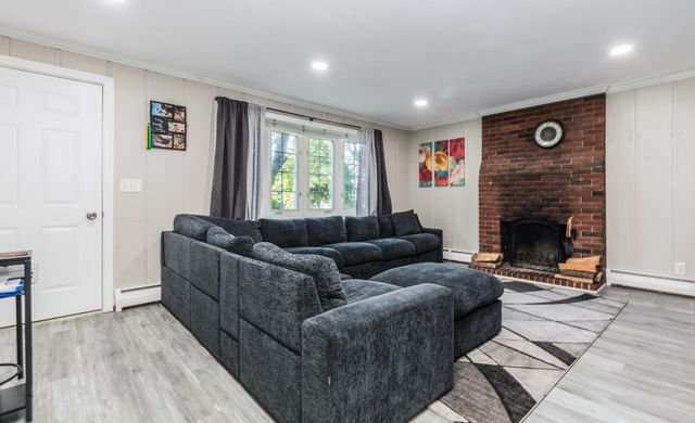 10 Howe Street, Rochester, NH 03867