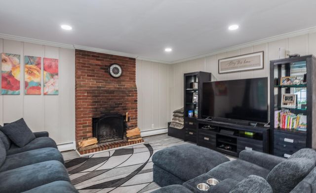 10 Howe Street, Rochester, NH 03867