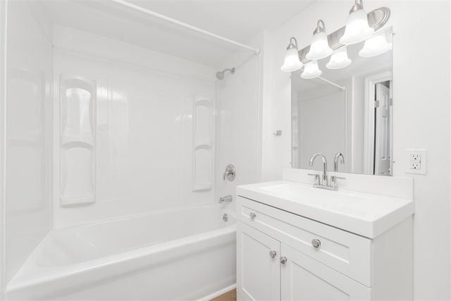 1006 Hays Park Avenue, Kalamazoo, MI 49001