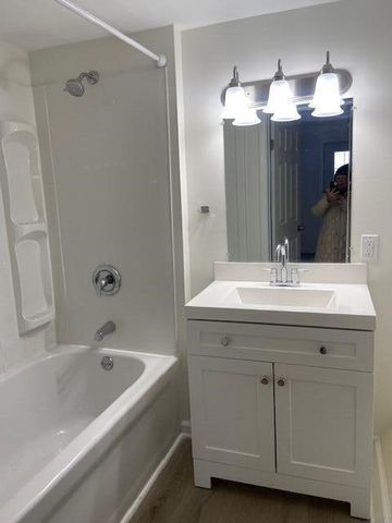 1006 Hays Park Avenue, Kalamazoo, MI 49001