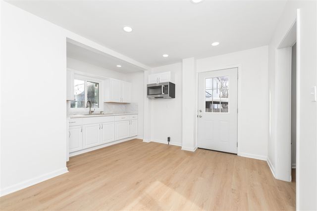 1006 Hays Park Avenue, Kalamazoo, MI 49001