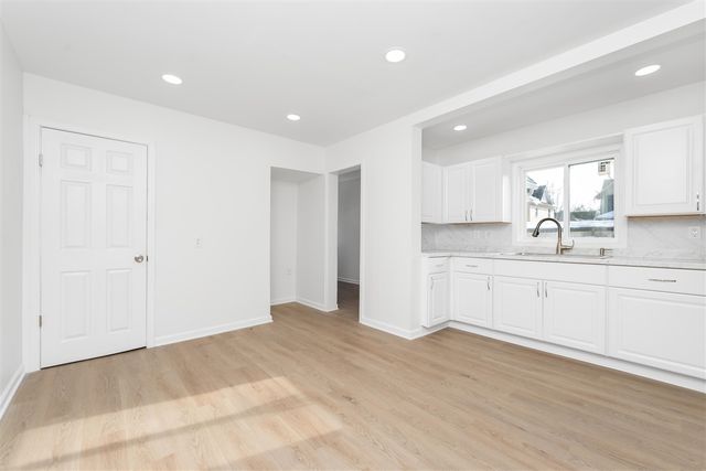 1006 Hays Park Avenue, Kalamazoo, MI 49001