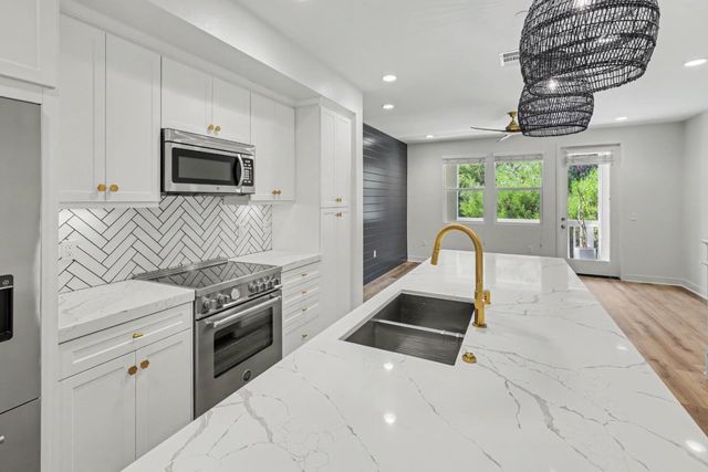 1109 Makena Way, Oceanside, CA 92054