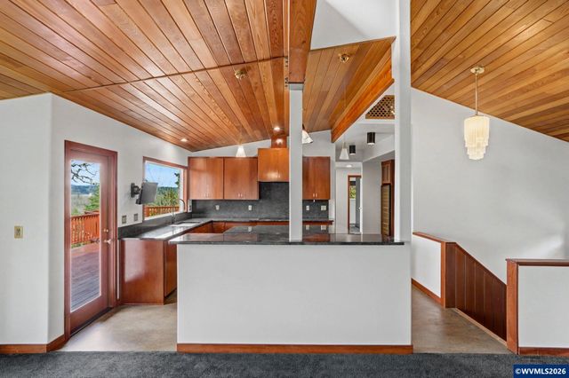 875 Caroline St S, Salem, OR 97302