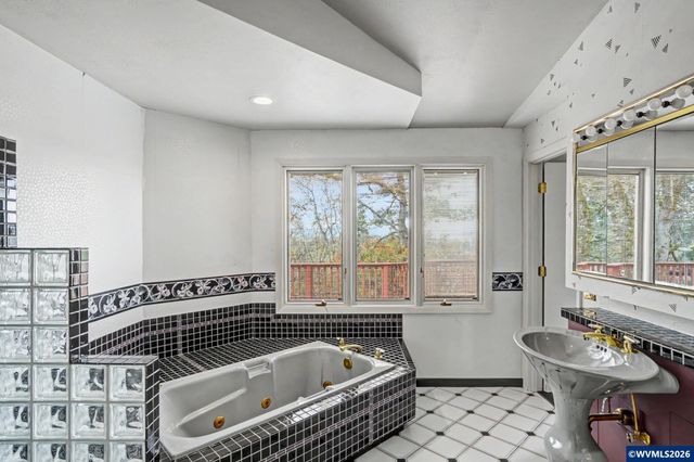 875 Caroline St S, Salem, OR 97302