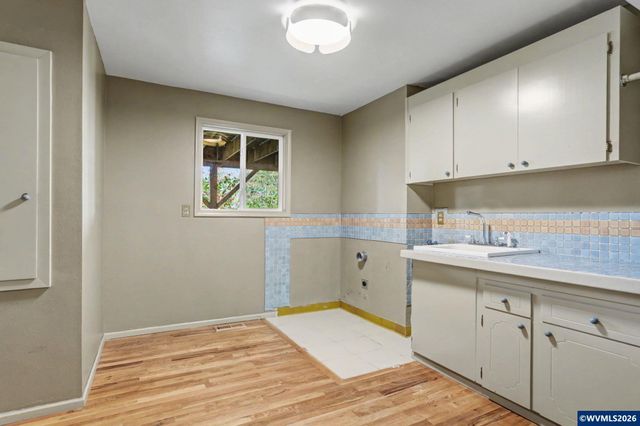 875 Caroline St S, Salem, OR 97302