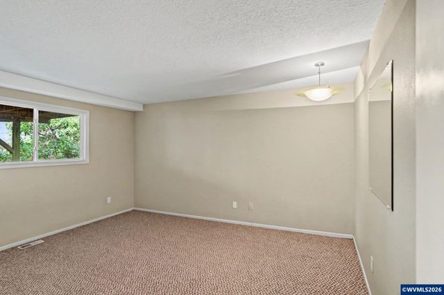 875 Caroline St S, Salem, OR 97302