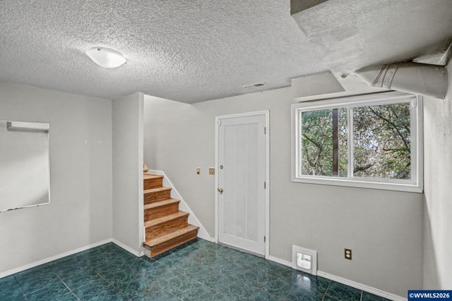 875 Caroline St S, Salem, OR 97302