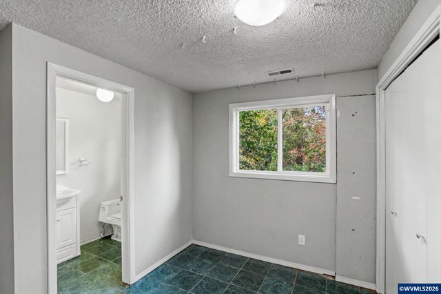 875 Caroline St S, Salem, OR 97302