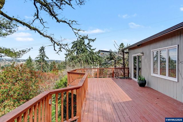 875 Caroline St S, Salem, OR 97302