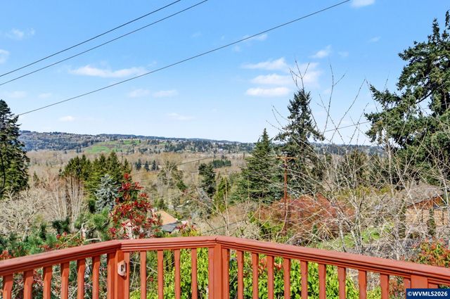 875 Caroline St S, Salem, OR 97302