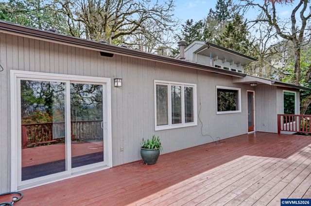 875 Caroline St S, Salem, OR 97302