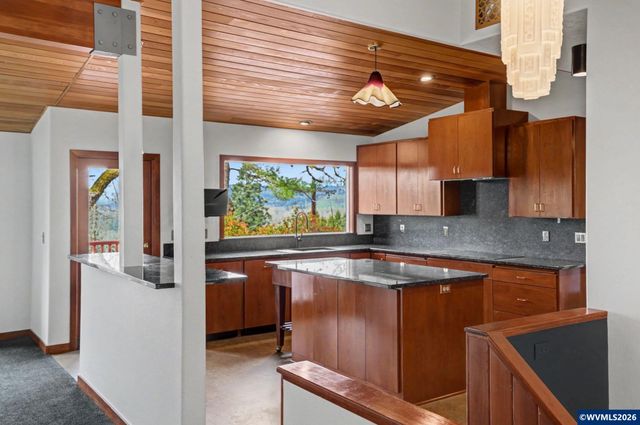 875 Caroline St S, Salem, OR 97302