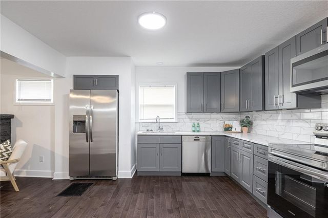 3411 E 36TH Street, Kansas City, MO 64128