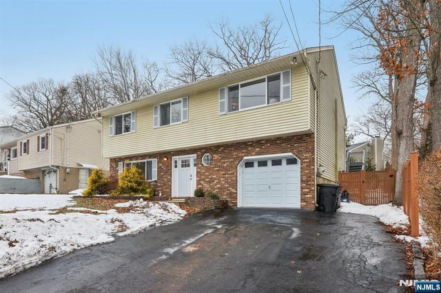 4 Birch Road, Ringwood, NJ 07456