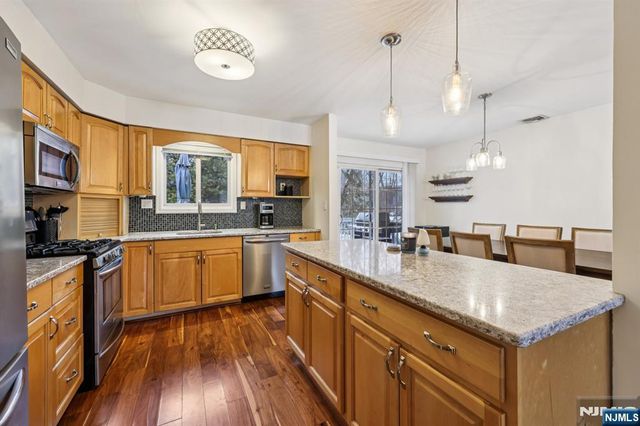 4 Birch Road, Ringwood, NJ 07456