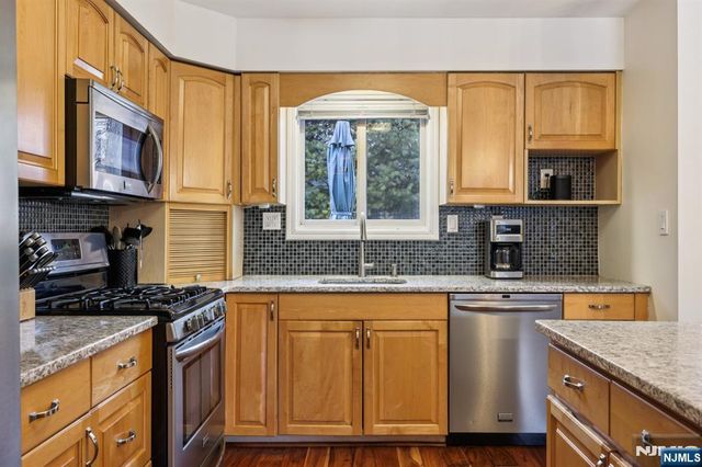 4 Birch Road, Ringwood, NJ 07456