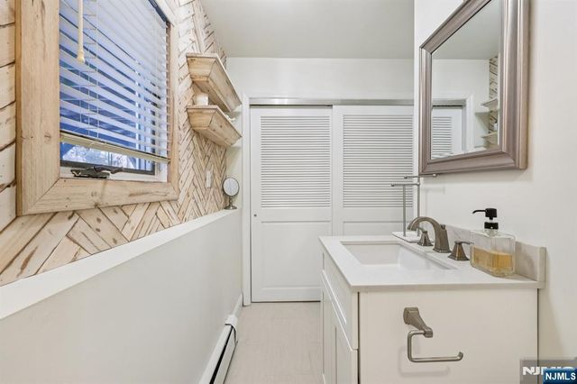 4 Birch Road, Ringwood, NJ 07456