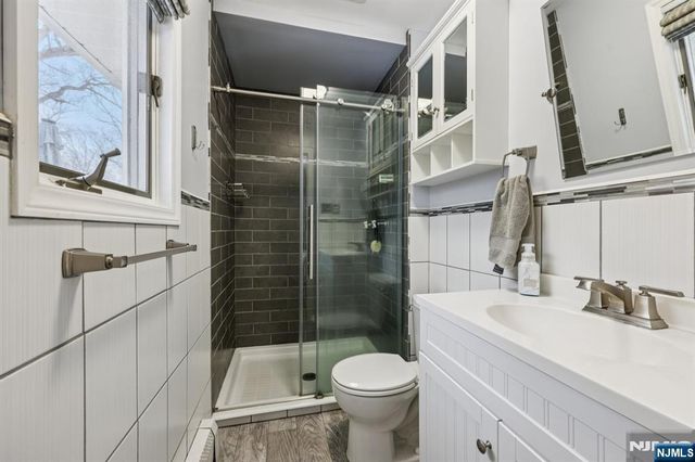 4 Birch Road, Ringwood, NJ 07456