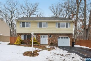 4 Birch Road, Ringwood, NJ 07456