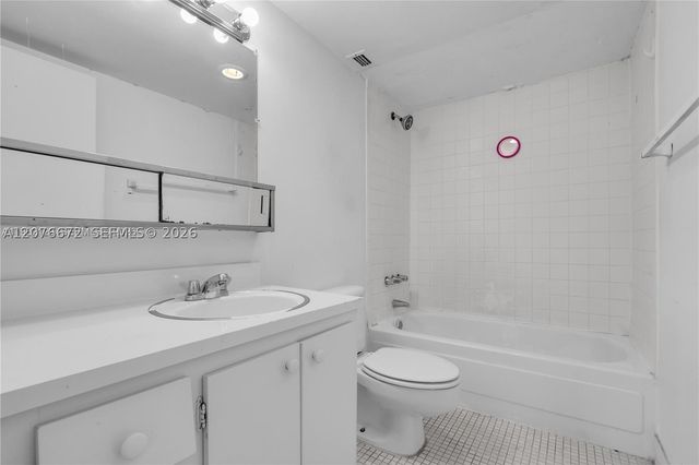 9001 SW 77th Ave C402, Miami, FL 33156