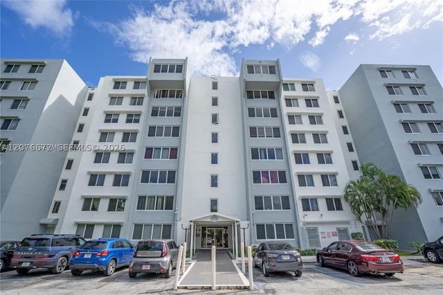 9001 SW 77th Ave C402, Miami, FL 33156