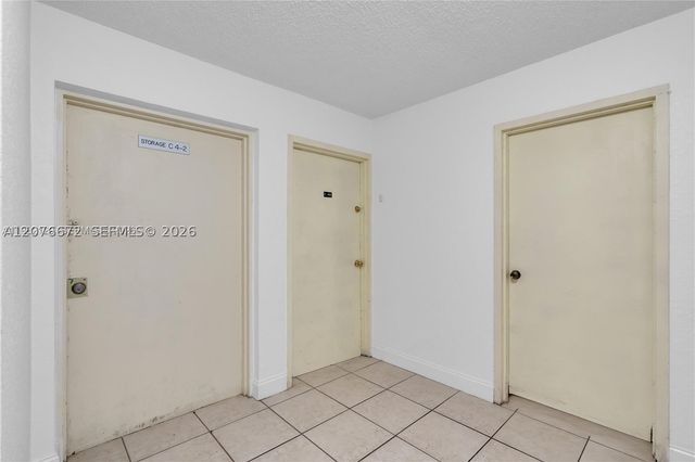 9001 SW 77th Ave C402, Miami, FL 33156
