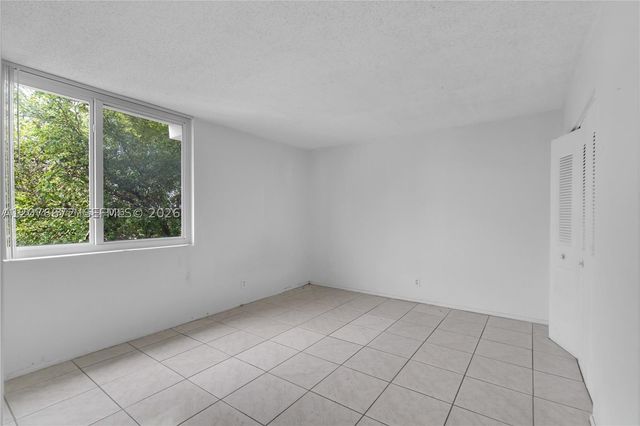 9001 SW 77th Ave C402, Miami, FL 33156