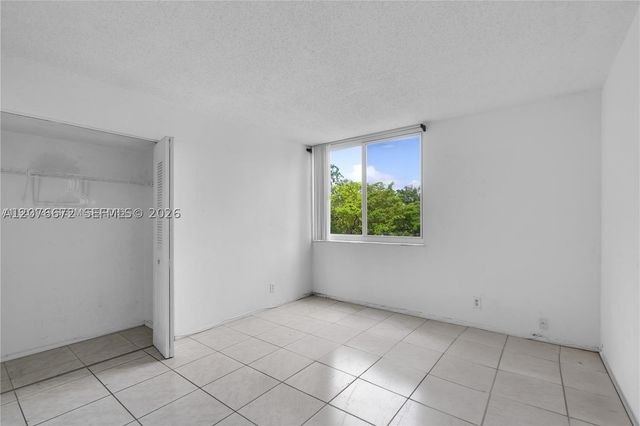 9001 SW 77th Ave C402, Miami, FL 33156