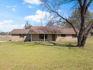 711 Walnut Street, Omaha, TX 75571