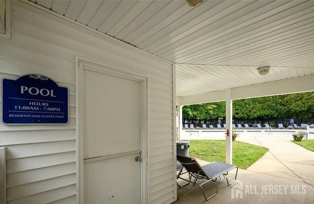 90 Almond Drive, Franklin Twsp, NJ 08873