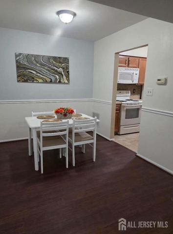 90 Almond Drive, Franklin Twsp, NJ 08873