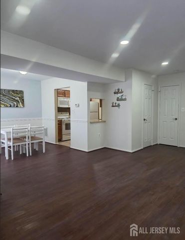 90 Almond Drive, Franklin Twsp, NJ 08873