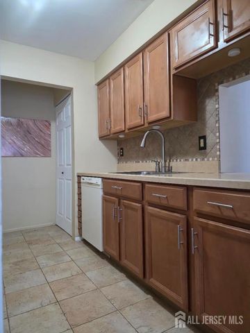 90 Almond Drive, Franklin Twsp, NJ 08873