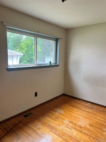 8064 Timken Avenue, Warren, MI 48089