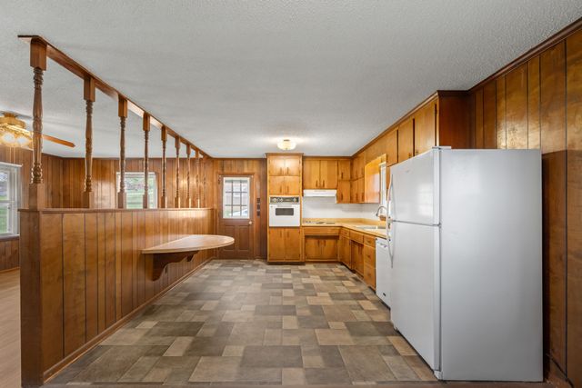 210 Lee Ave, Woodbury, TN 37190