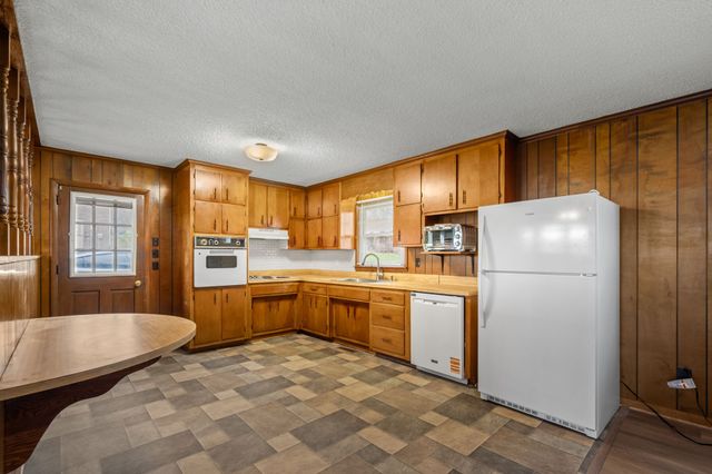 210 Lee Ave, Woodbury, TN 37190