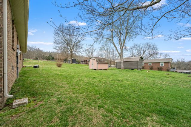210 Lee Ave, Woodbury, TN 37190