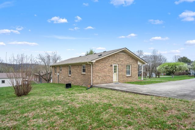 210 Lee Ave, Woodbury, TN 37190