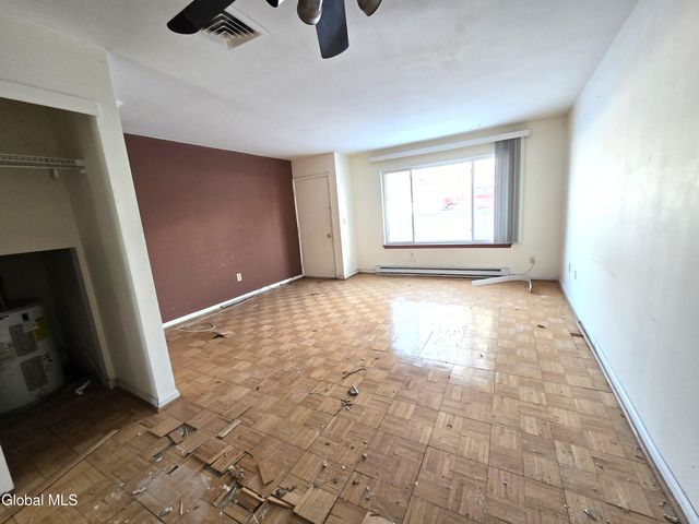 1005 Rockport Court, East Greenbush, NY 12061