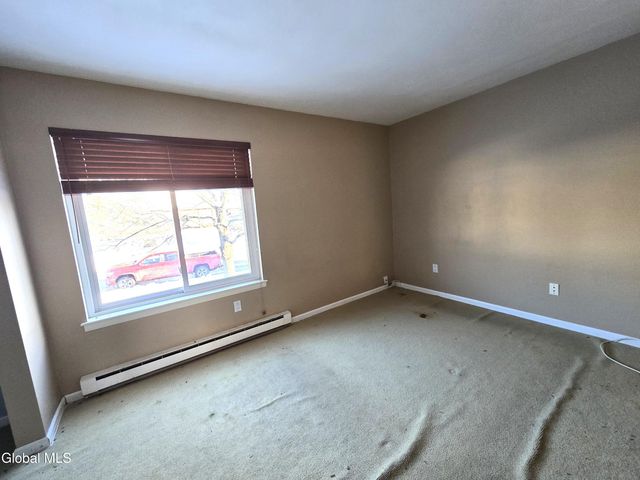 1005 Rockport Court, East Greenbush, NY 12061