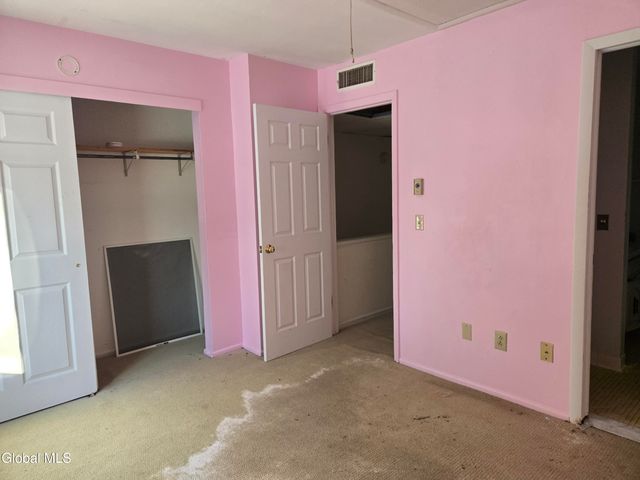 1005 Rockport Court, East Greenbush, NY 12061