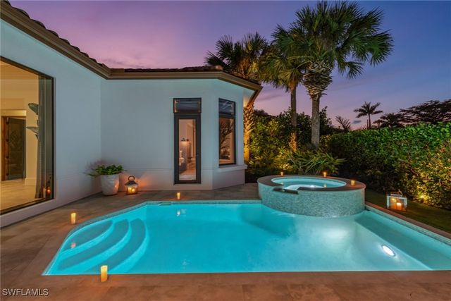 2243 Residence CIR, Naples, FL 34105