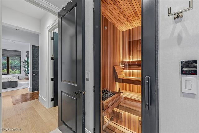 2243 Residence CIR, Naples, FL 34105