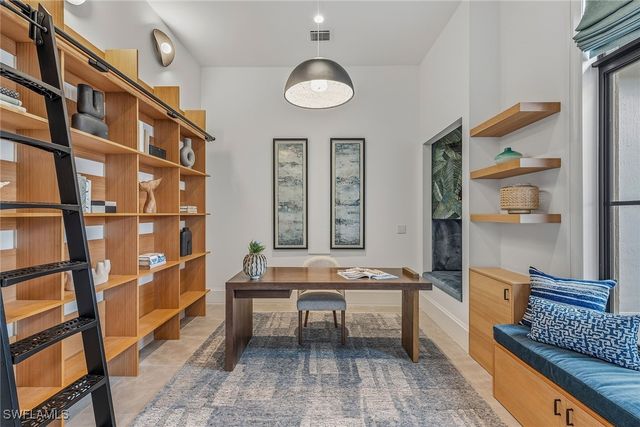 2243 Residence CIR, Naples, FL 34105