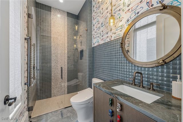 2243 Residence CIR, Naples, FL 34105