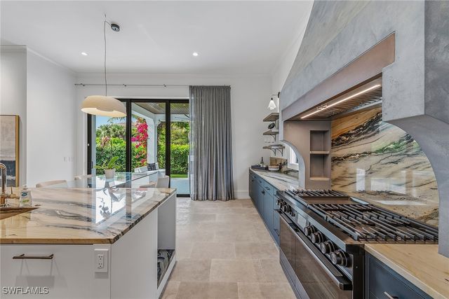 2243 Residence CIR, Naples, FL 34105