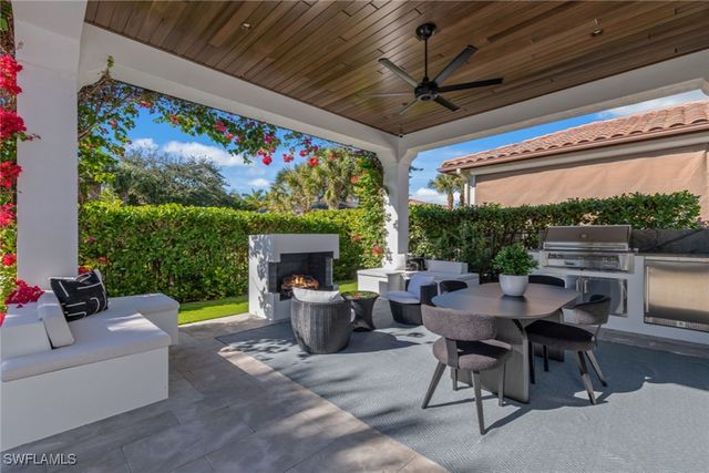 2243 Residence CIR, Naples, FL 34105